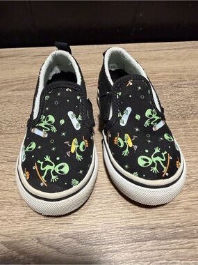 Vans Kids Black Slip-On Sneakers with Green Alien Skate Print 6.5